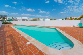 A 15min walk from Cabanas, Pool, Bbq and big Terrace, Wifi and air conditioning